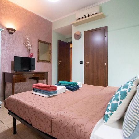 B&B Colorful Suite Yard Рим Екстер'єр фото