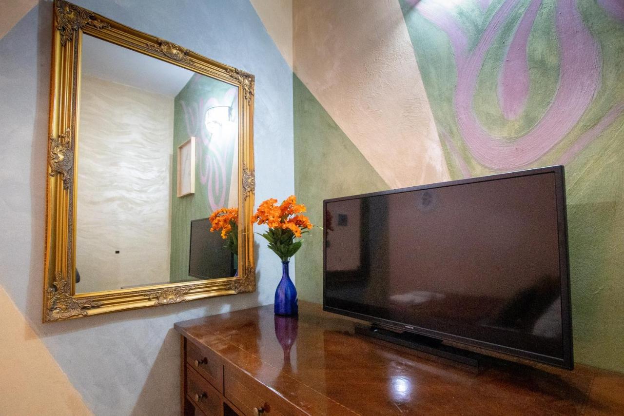 B&B Colorful Suite Yard Рим Екстер'єр фото
