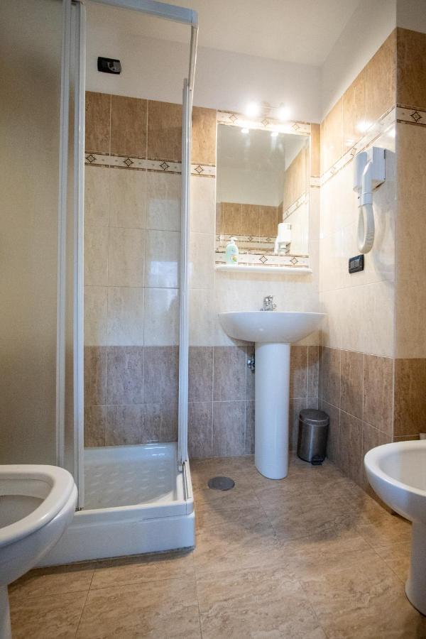 B&B Colorful Suite Yard Рим Екстер'єр фото