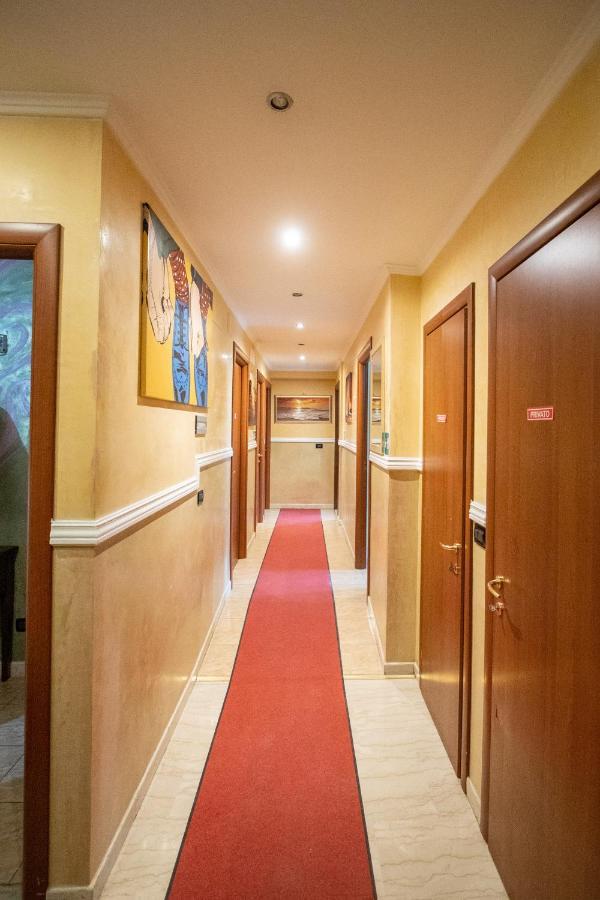 B&B Colorful Suite Yard Рим Екстер'єр фото