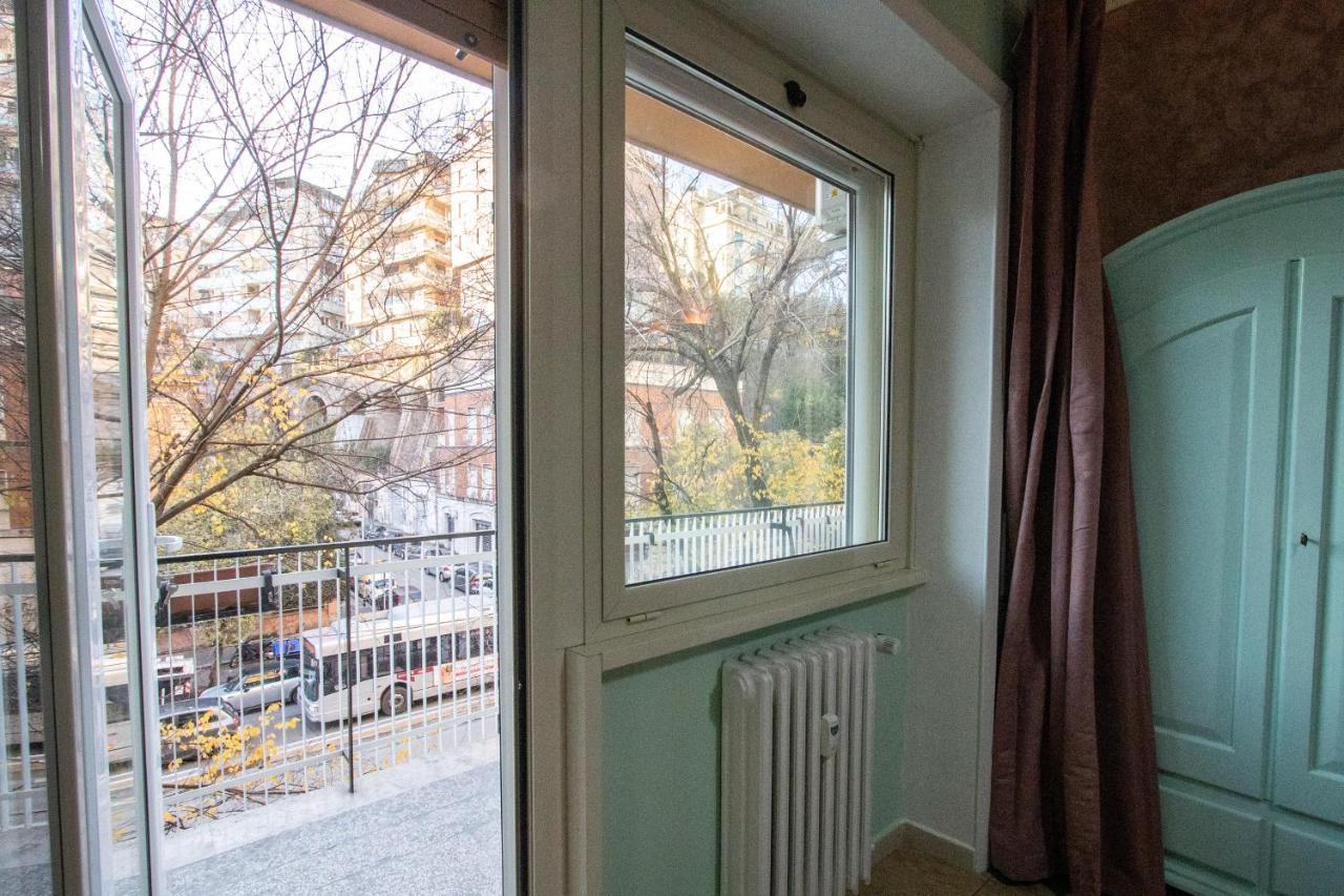 B&B Colorful Suite Yard Рим Екстер'єр фото
