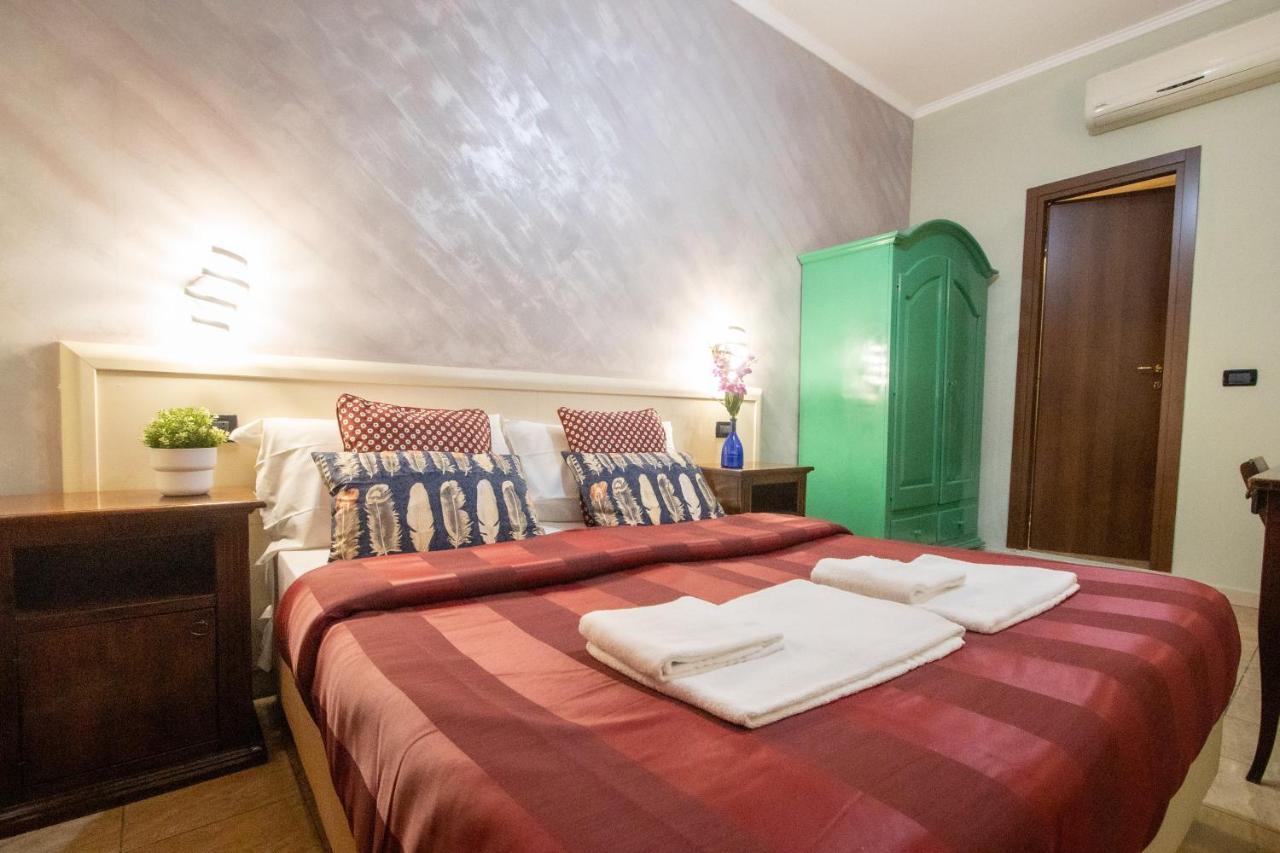 B&B Colorful Suite Yard Рим Екстер'єр фото